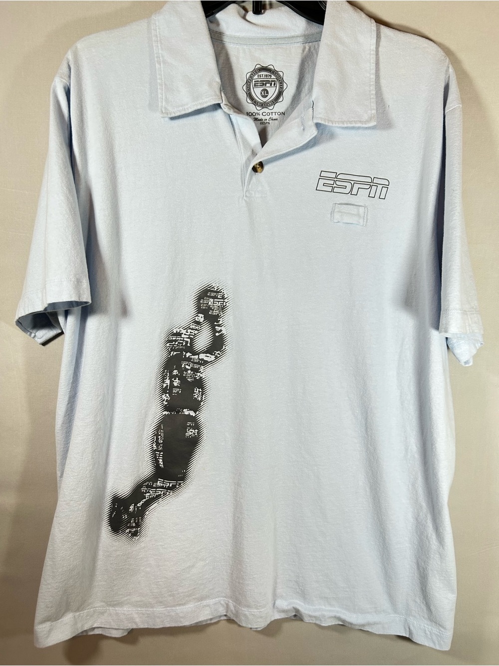 ESPN Polo Short Sleeve Shirt Men’s Medium Light Blue Basketball Themed Design